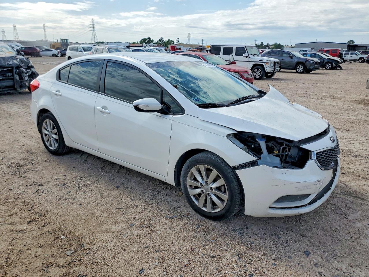 2014 Kia Forte VIN KNAFX4A65E5059861 photo 4