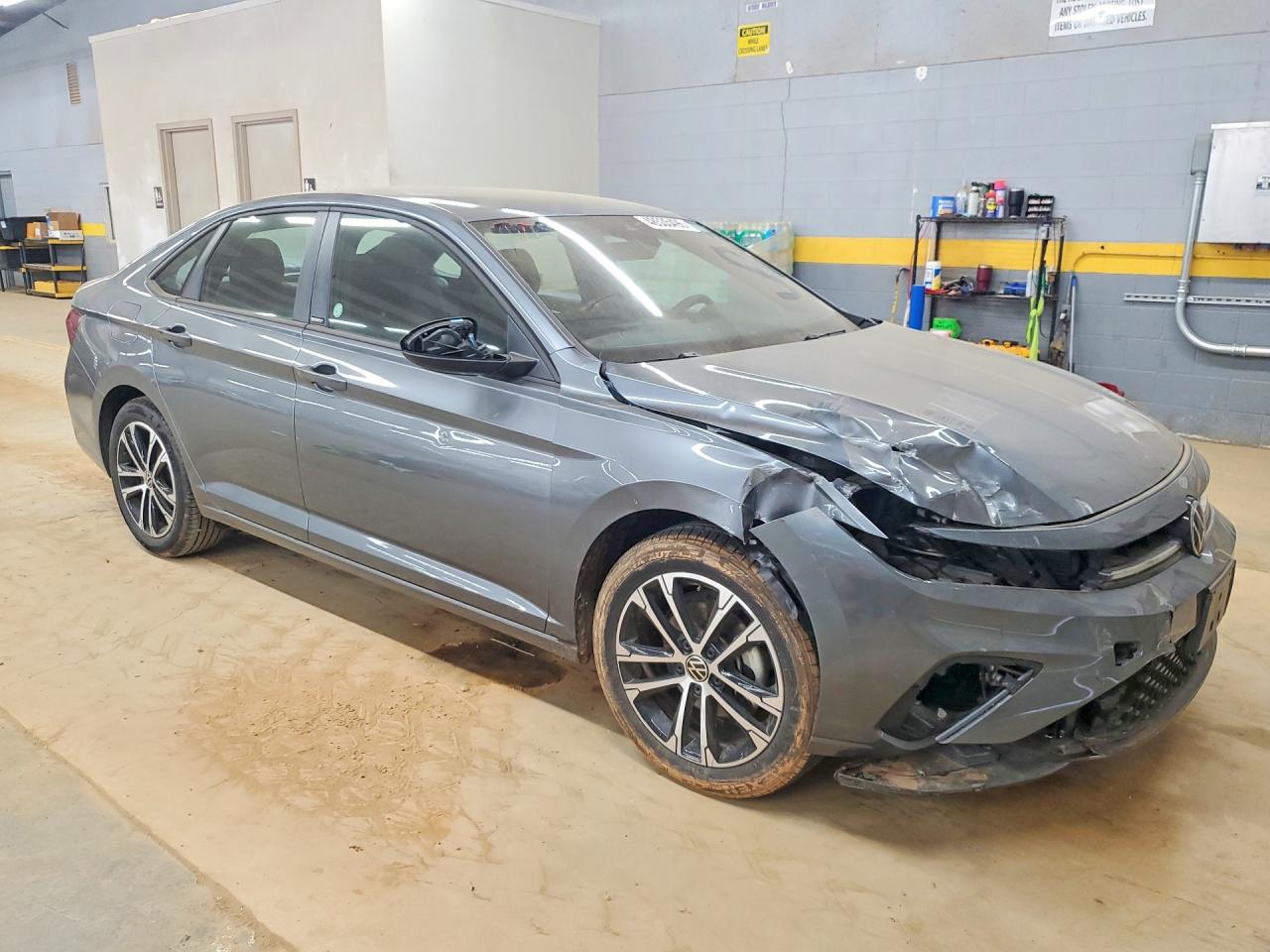 2025 Volkswagen Jetta VIN 3VWBX7BU7SM073537 photo 4