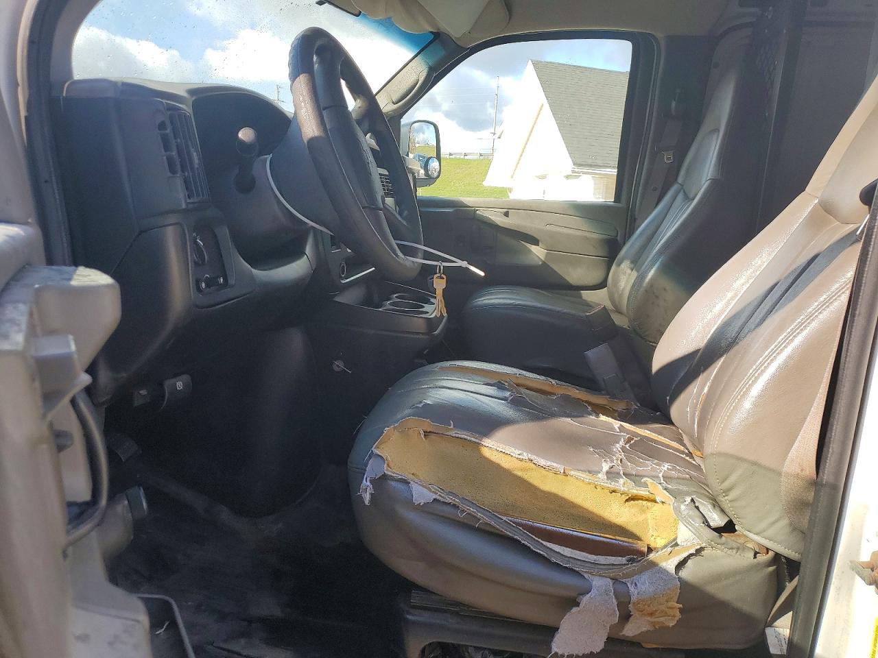 2007 CHEV Express VIN 1GCGG25V271241508 photo 7