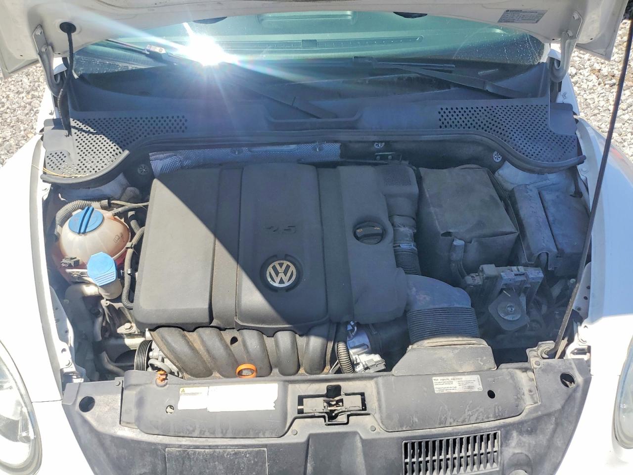 2013 Volkswagen Beetle VIN 3VWFP7ATXDM654138 photo 11