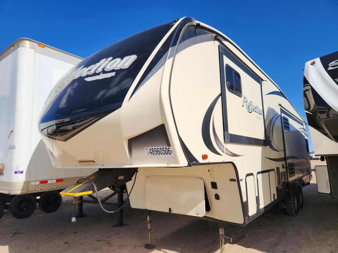 2018 GRAND Reflection VIN 573FR3325J3317764 photo 2