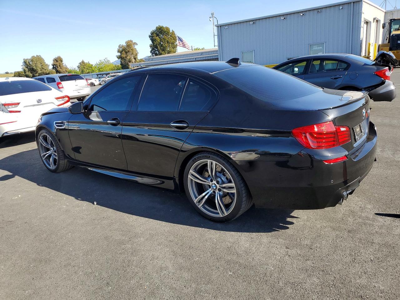 2014 BMW M5 VIN WBSFV9C55ED097440 photo 2