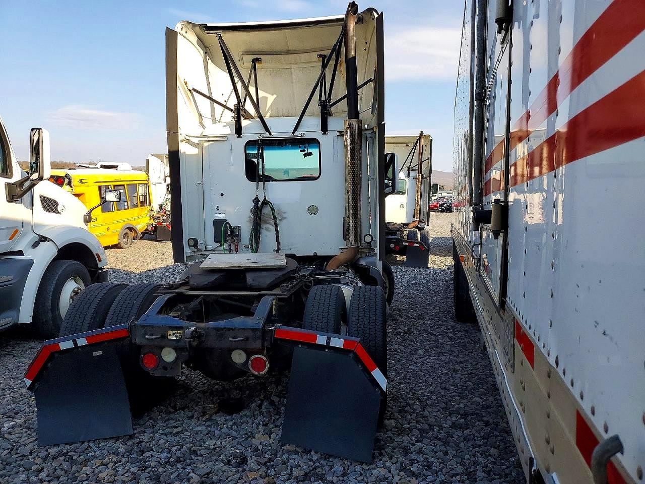 2017 PETERBILT All models VIN 1XPBA48X4HD361734 photo 9