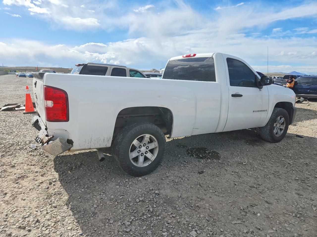 2008 CHEV Silverado VIN 1GCEC14XX8Z109972 photo 3