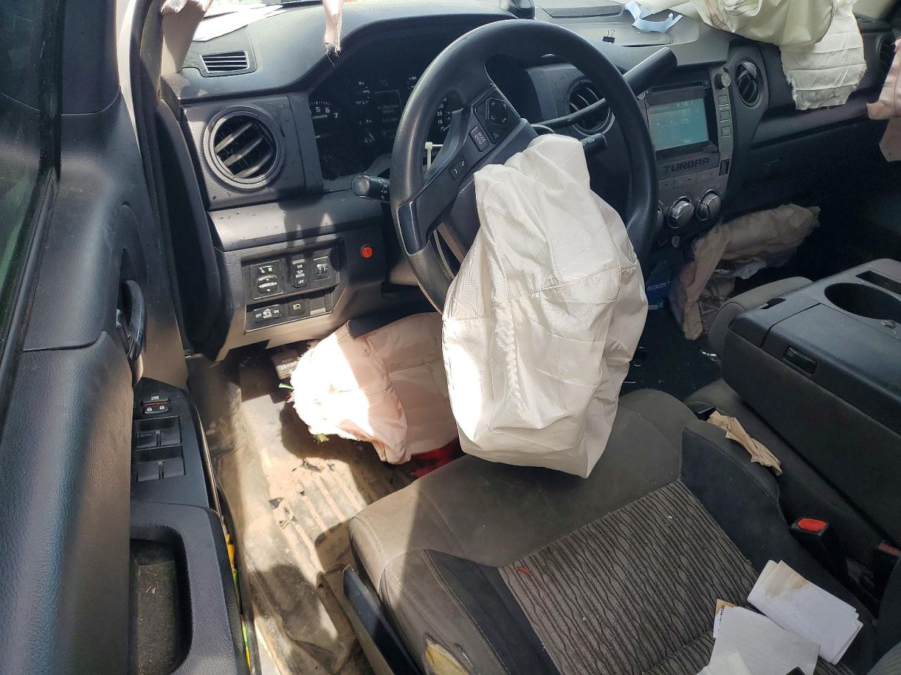 2018 Toyota Tundra VIN 5TFRM5F19JX126262 photo 8