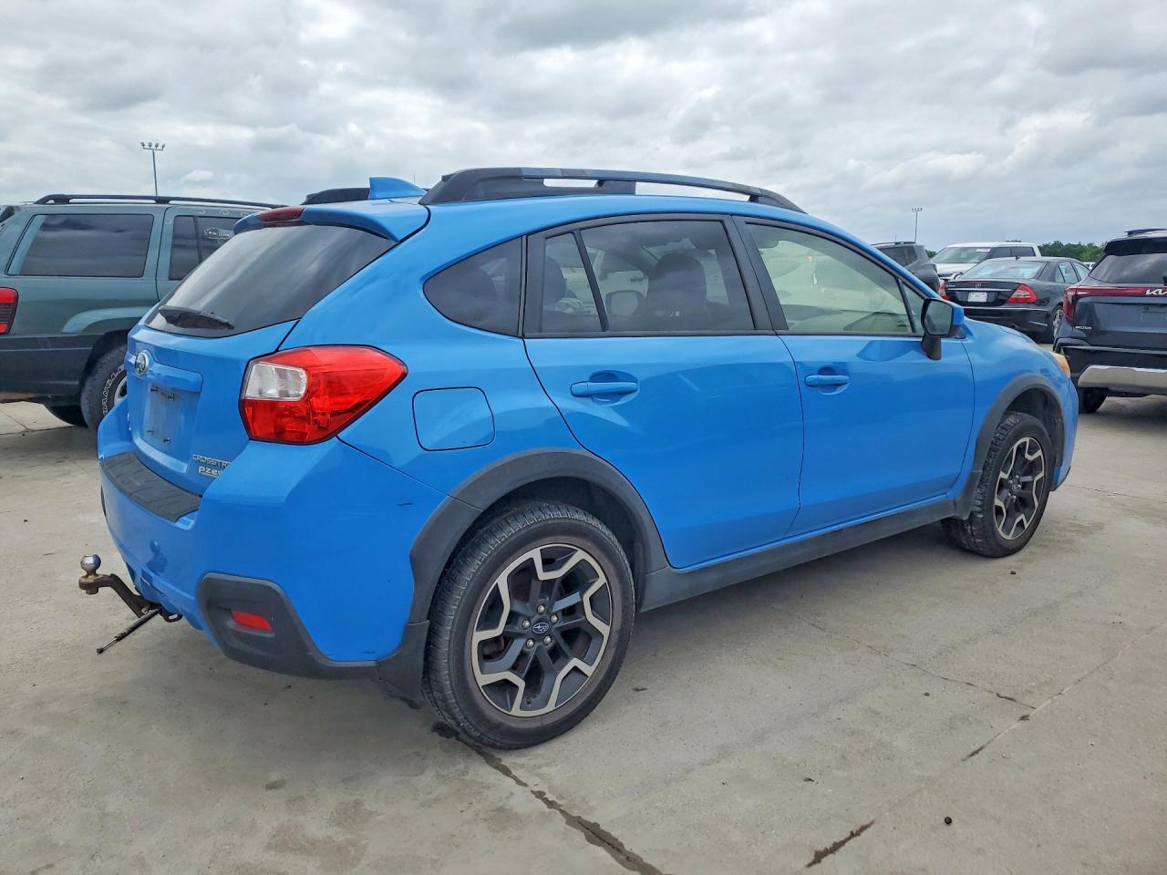 2016 Subaru Crosstrek VIN JF2GPADC1G8321885 photo 3