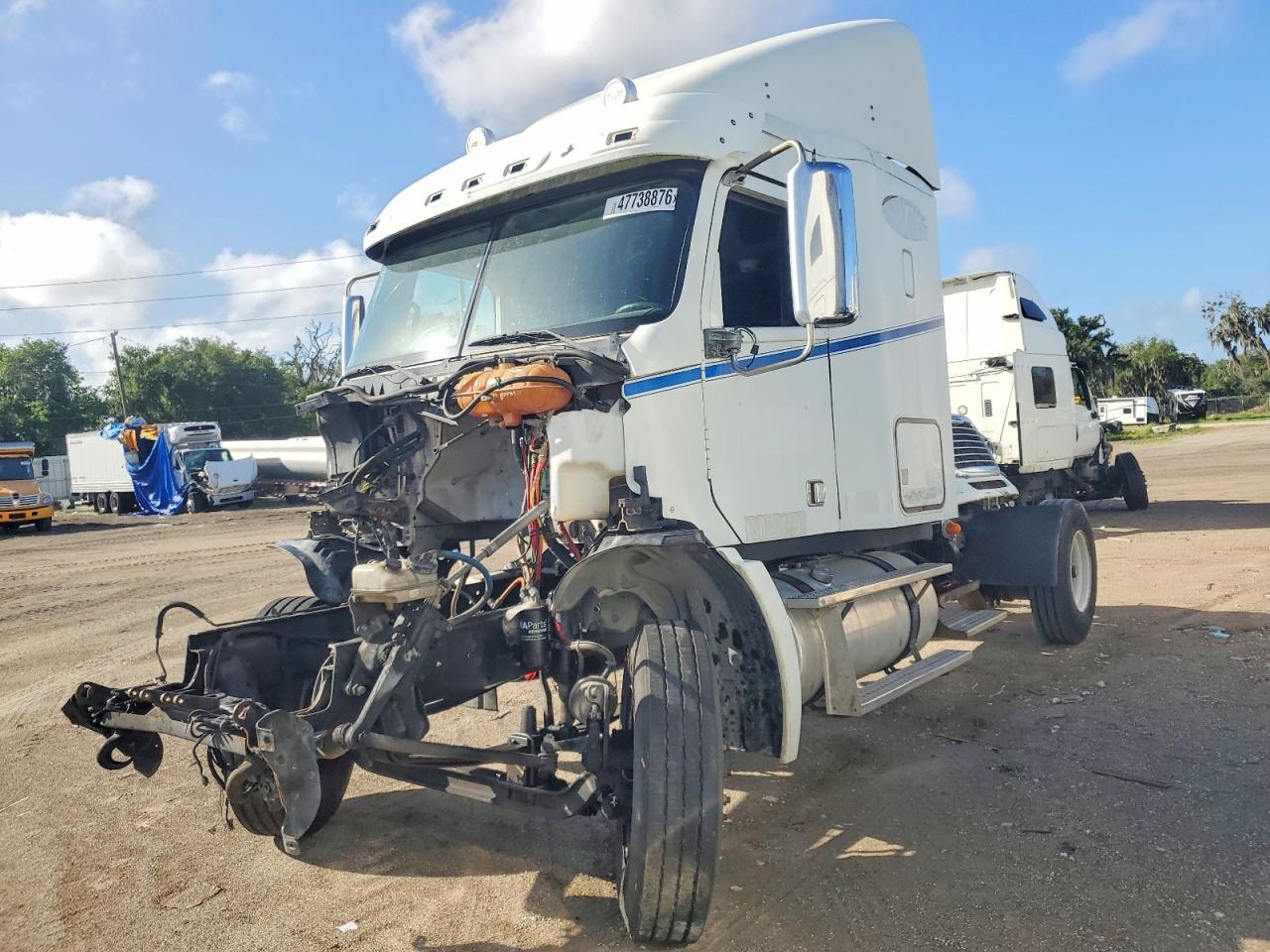 2013 FREIGHTLINER All other VIN 3ALXFAA8XDDBX6825 photo 2