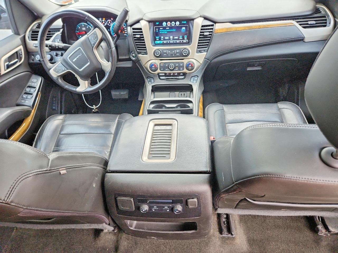 2017 GMC Yukon VIN 1GKS2HKJXHR373422 photo 8