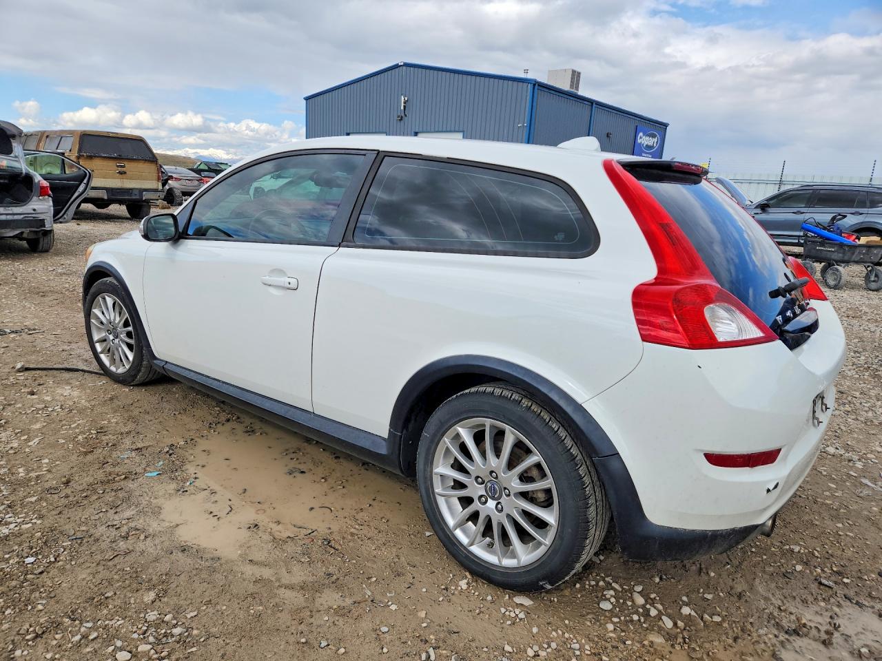 2011 Volvo C30 VIN YV1672MK3B2198393 photo 2