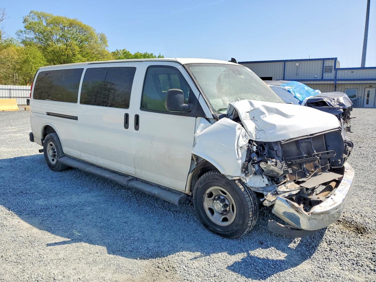 2020 Chevrolet Express VIN 1GAZGPFG3L1172269 photo 4