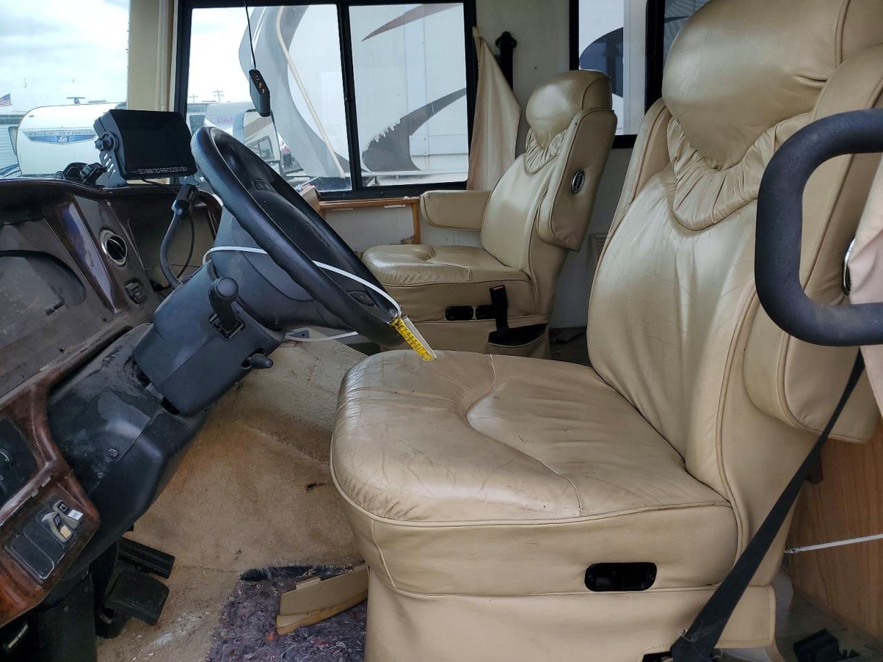 2000 FLEETWOOD All models VIN 1FCNF53SXY0A03451 photo 5