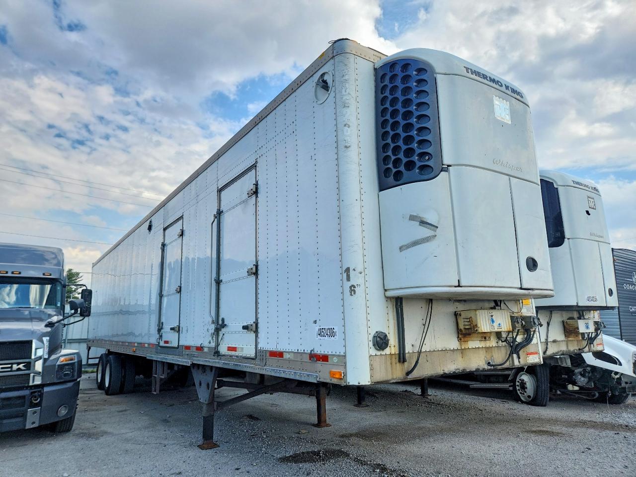 2015 UTILITY All models VIN 1UYVS2488FM408504 photo 1