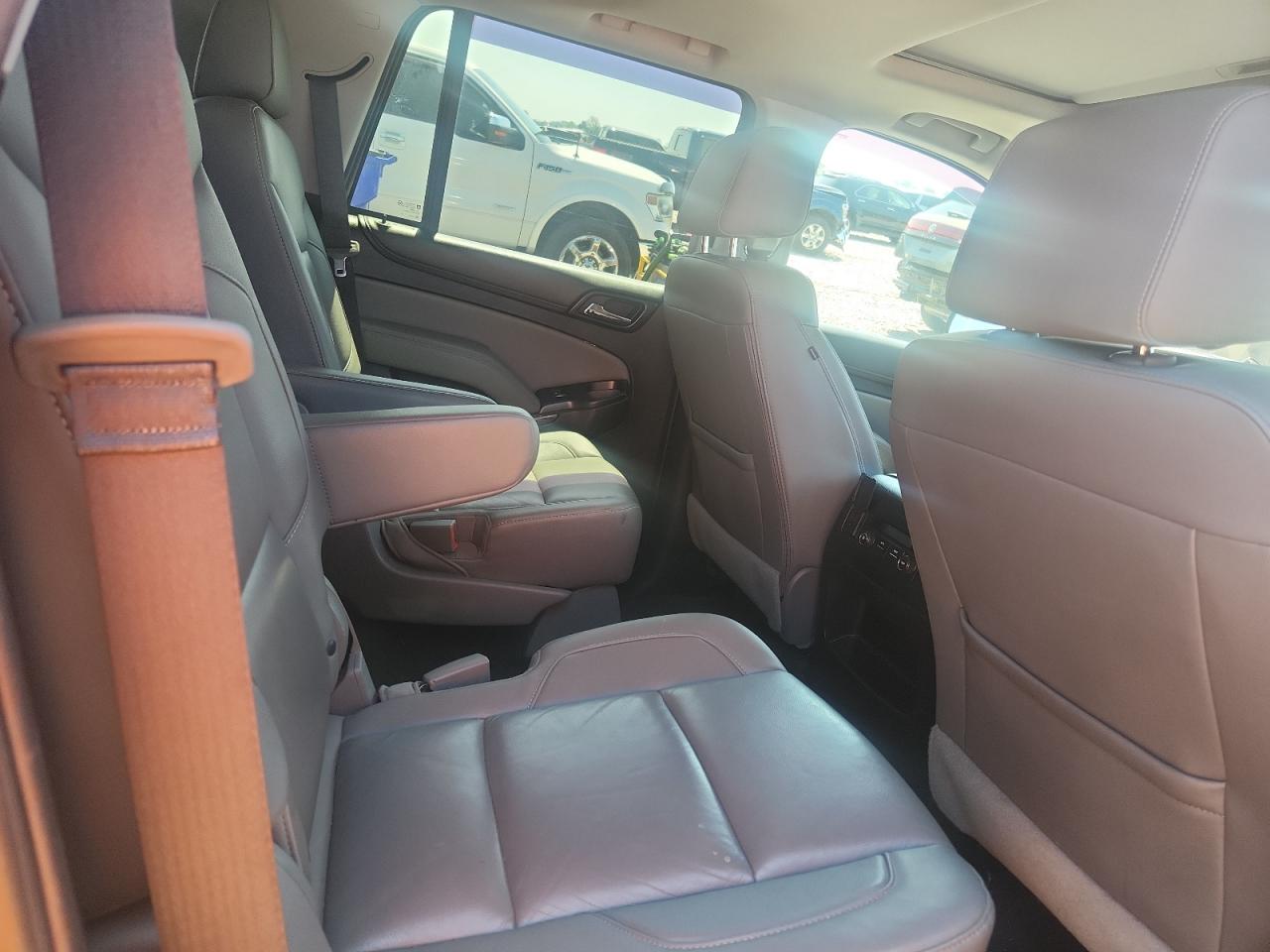 2018 Chevrolet Tahoe VIN 1GNSKBKC4JR278104 photo 11