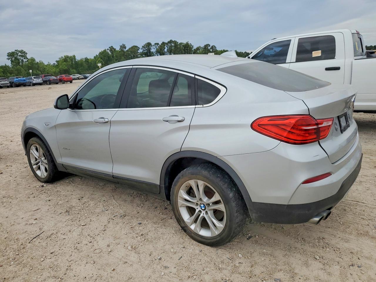 2015 BMW X4 VIN 5UXXW3C55F0M88911 photo 2