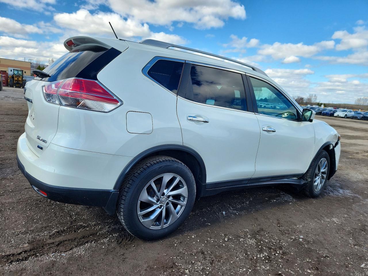 2015 Nissan Rogue VIN 5N1AT2MV8FC920586 photo 3