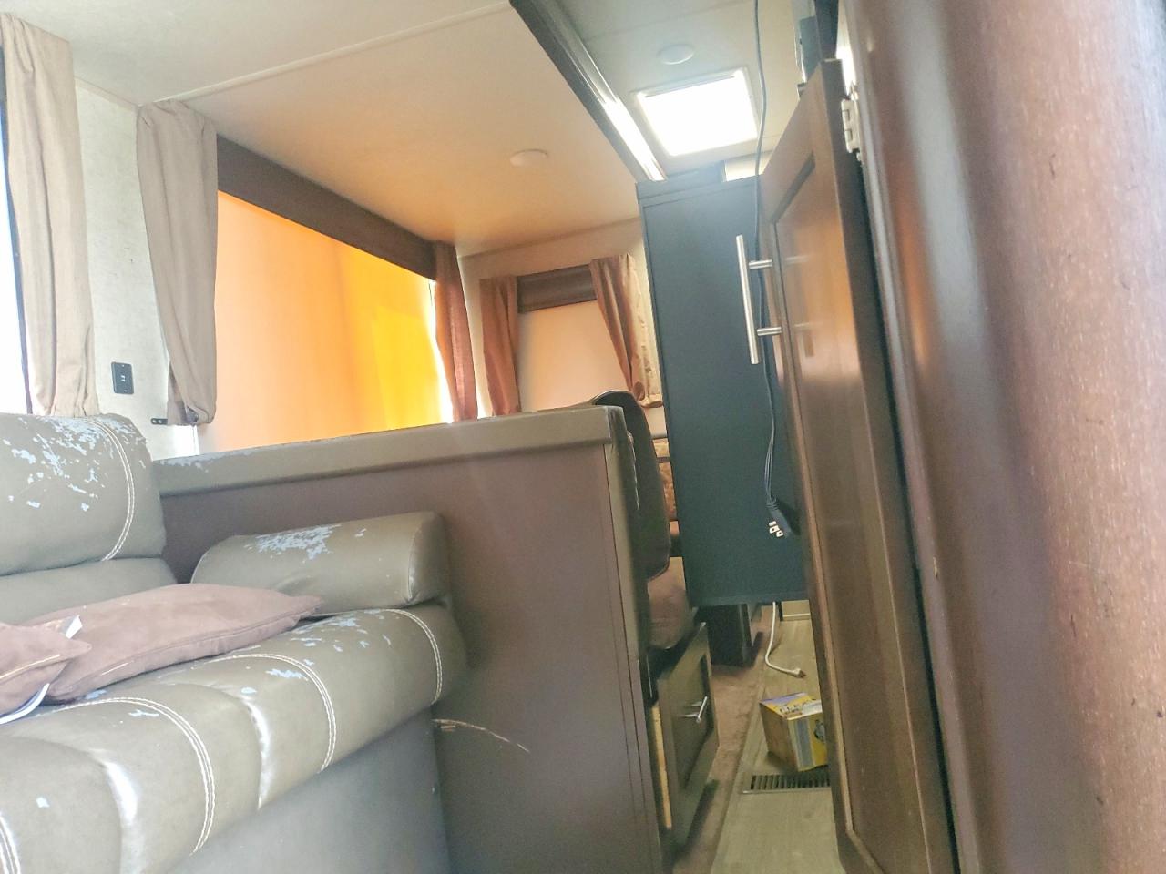 2018 FOREST All models VIN 4X4TCKB27JX131024 photo 5