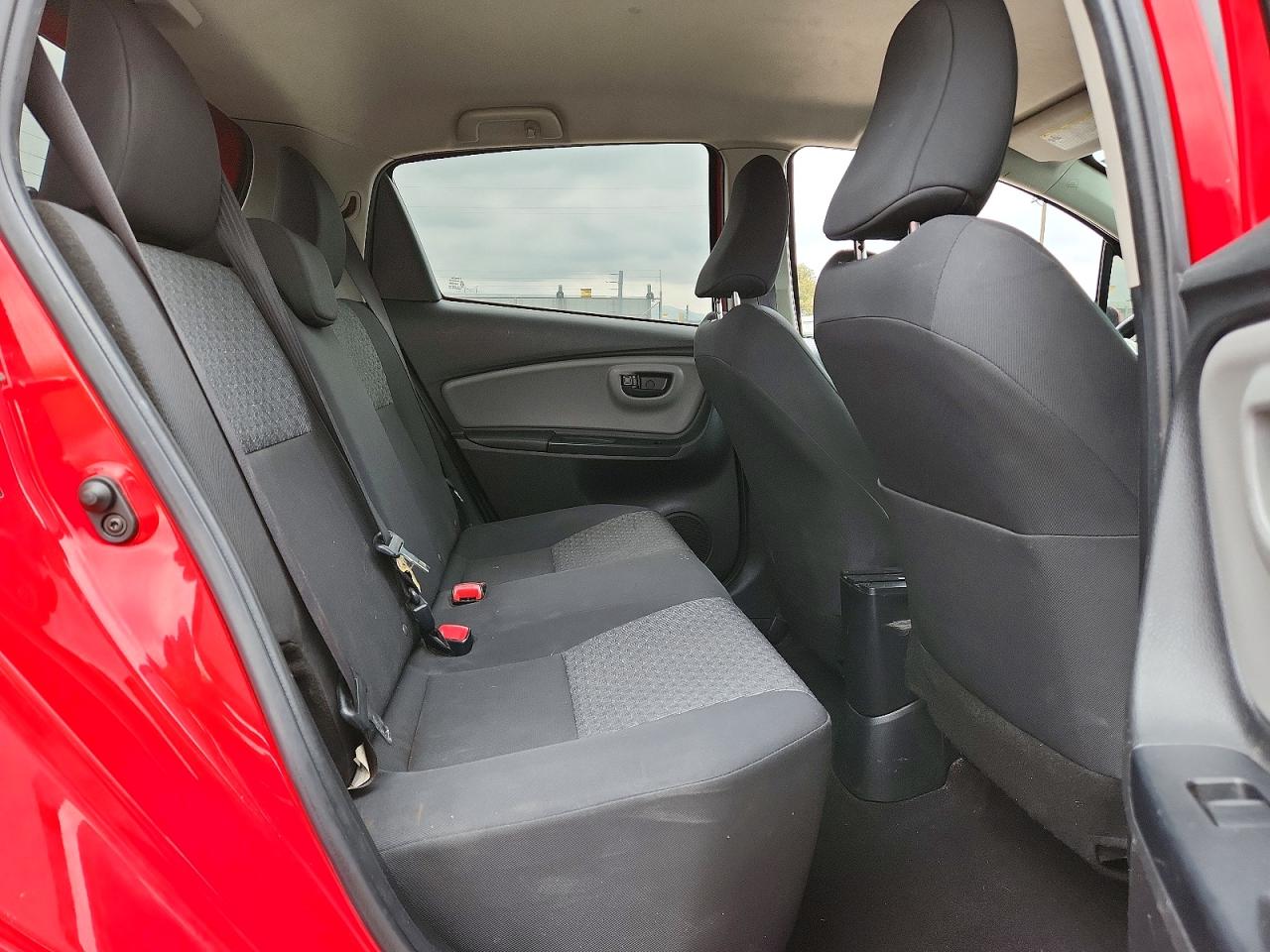 2015 Toyota Yaris VIN VNKKTUD30FA027057 photo 10