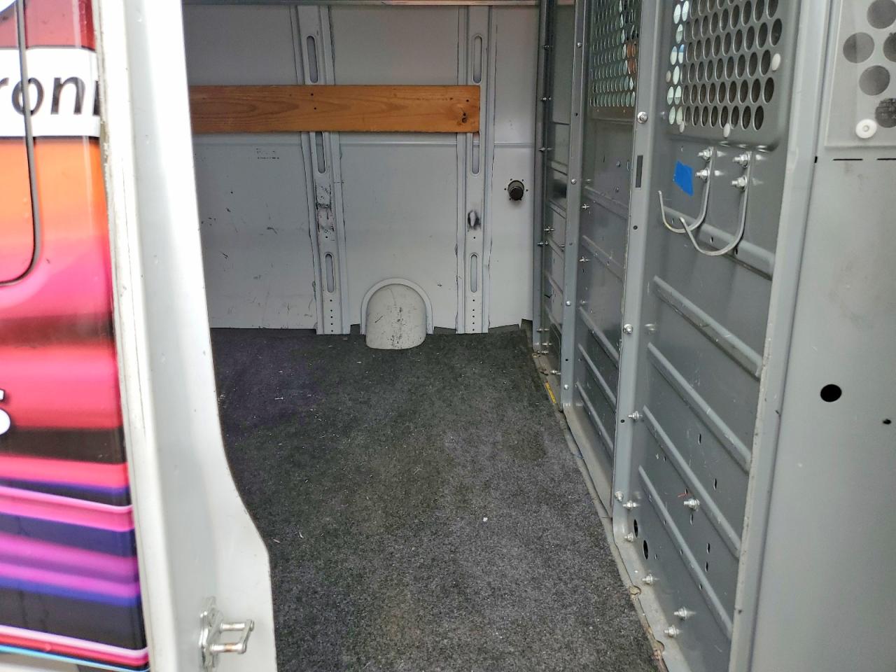 2014 Chevrolet Express VIN 1GCWGFCB6E1126256 photo 11