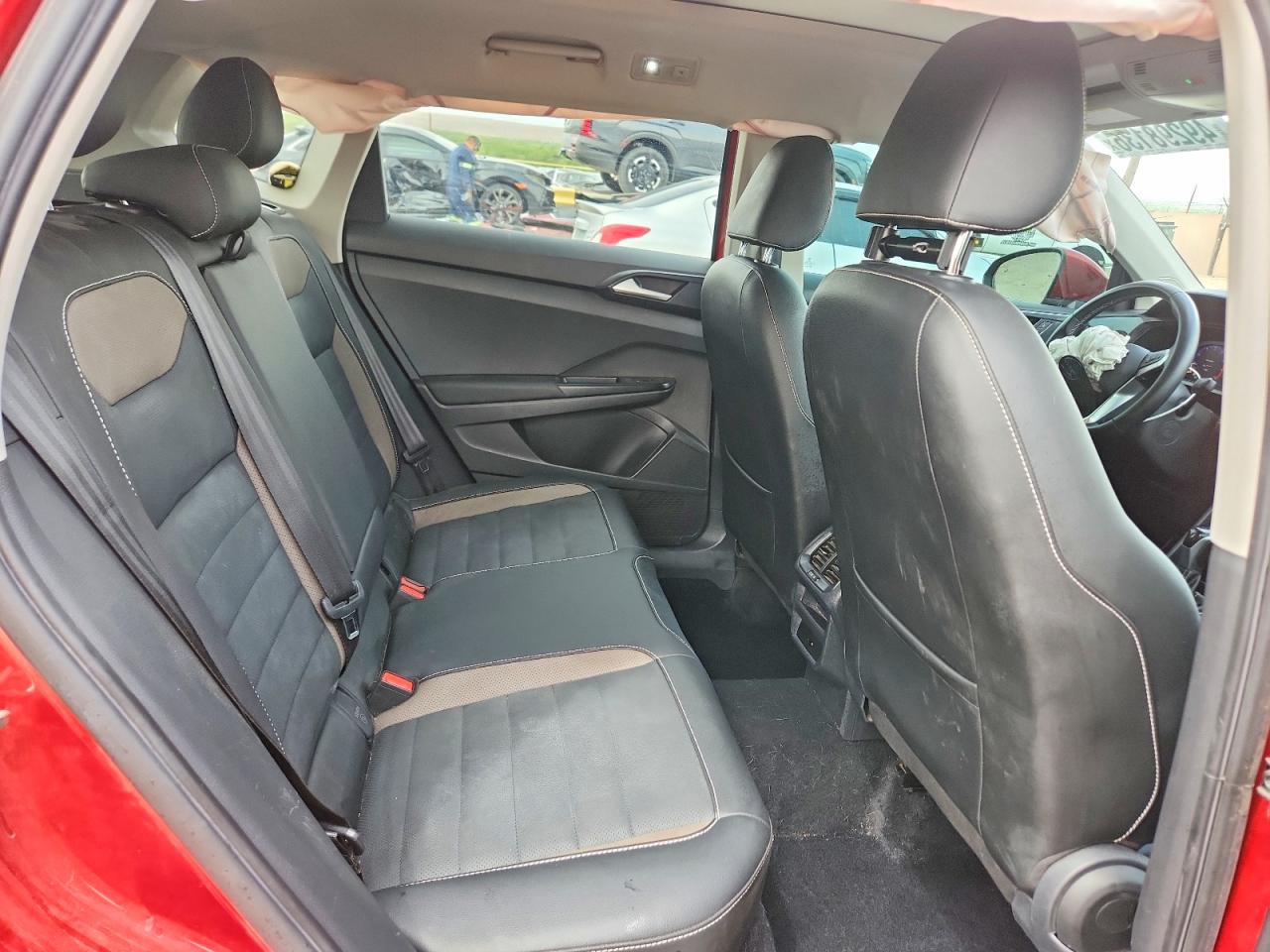 2022 Volkswagen All other VIN 3VV2X7B23NM035603 photo 10