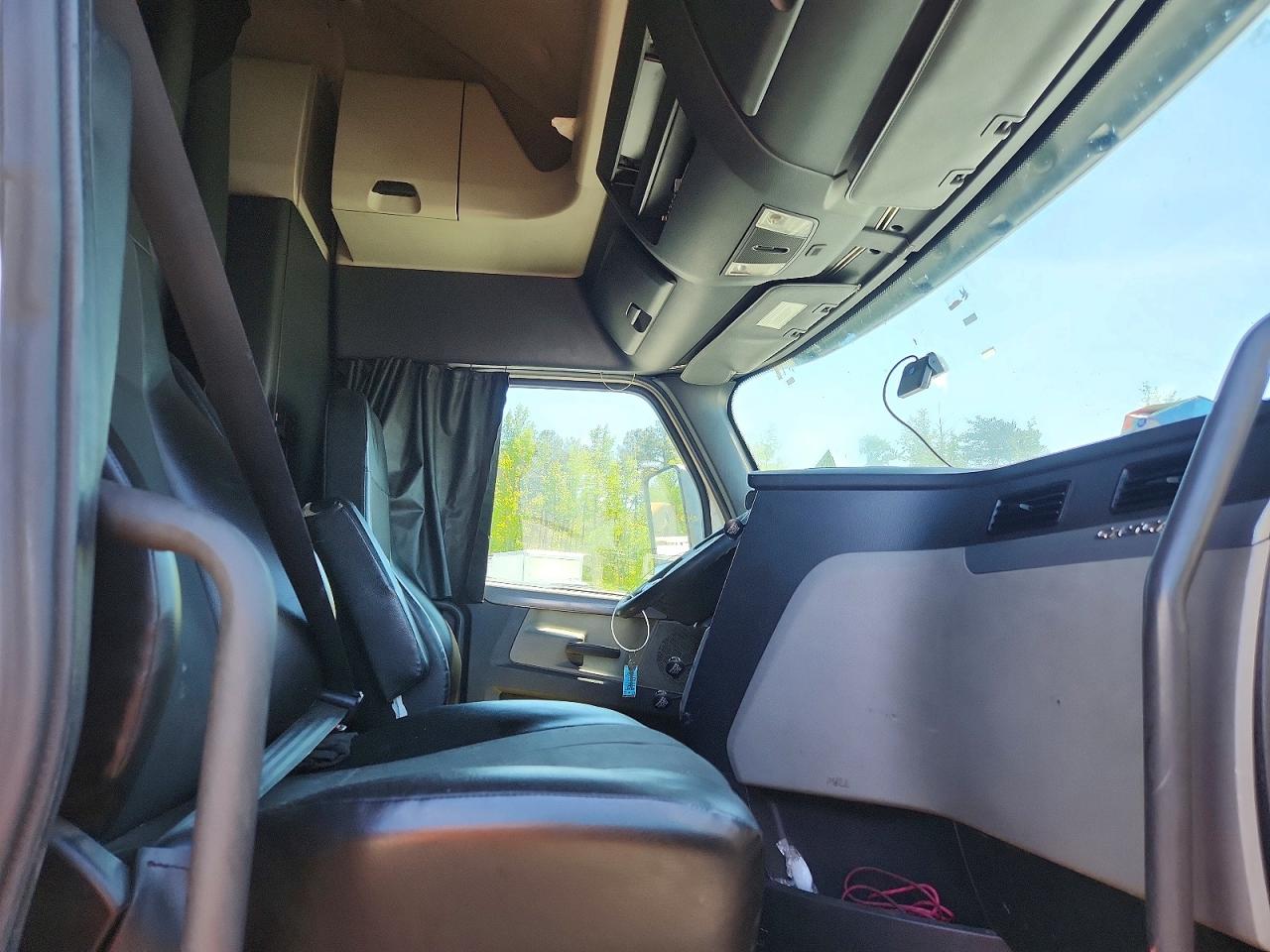 2020 FREIGHTLINER All other VIN 3AKJHHDR1LSLH8781 photo 5
