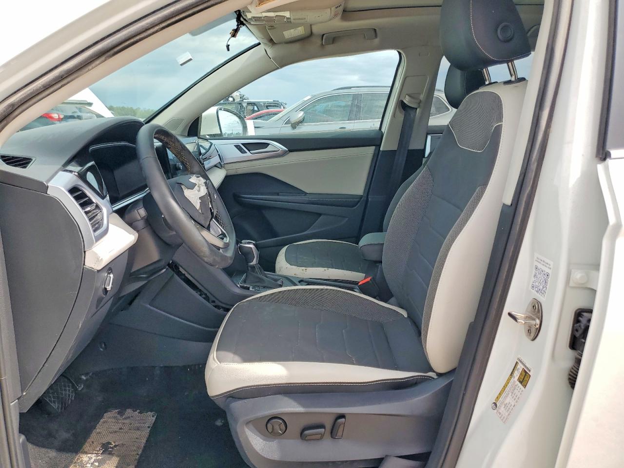 2025 Volkswagen All other VIN 3VVEC7B25SM004339 photo 7