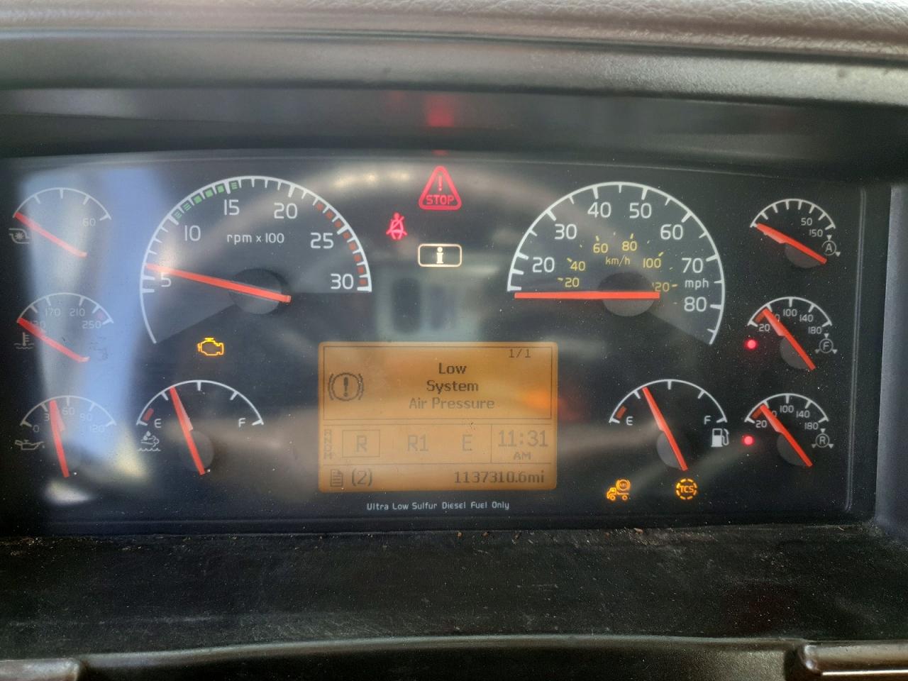 2015 Volvo Vn VIN 4V4NC9EH0FN922879 photo 8