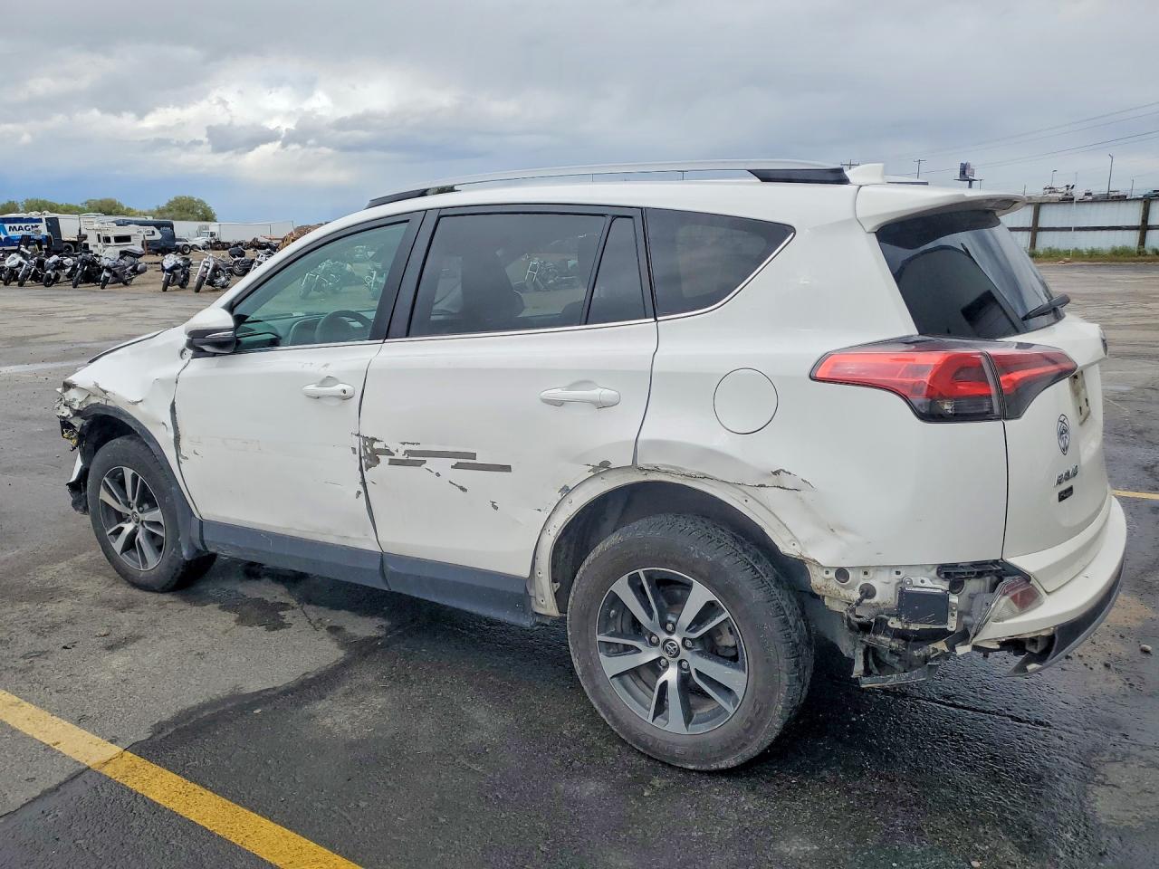 2018 Toyota Rav4 VIN 2T3WFREV1JW505916 photo 2