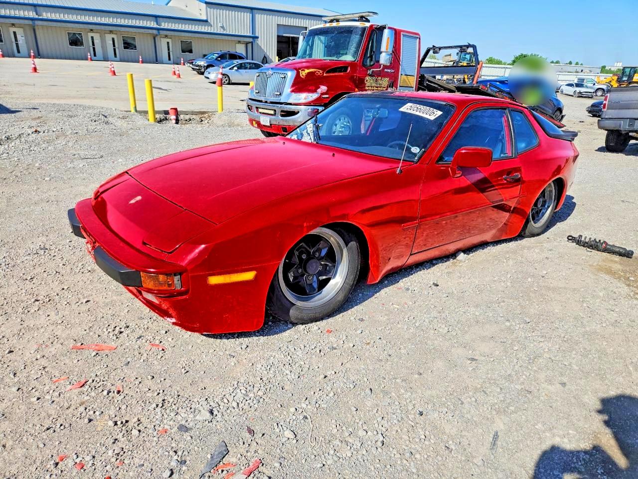1983 Porsche 944 VIN WP0AA0944DN464800 photo 1