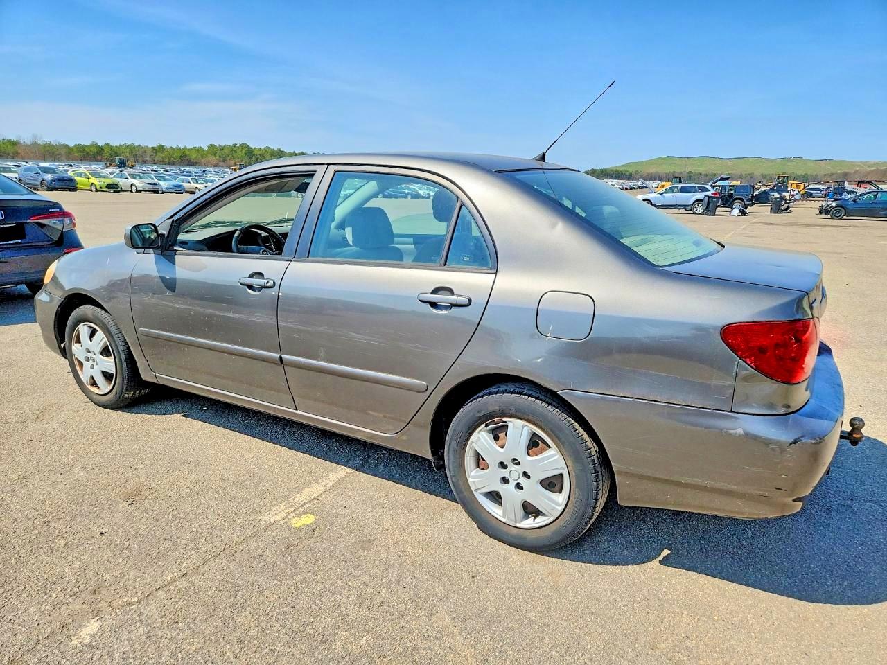 2005 TOYT Corolla VIN 2T1BR30E75C490333 photo 2