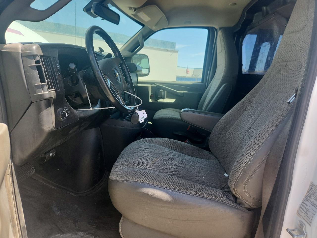 2019 CHEV Express VIN 1GCWGAFP3K1372428 photo 7