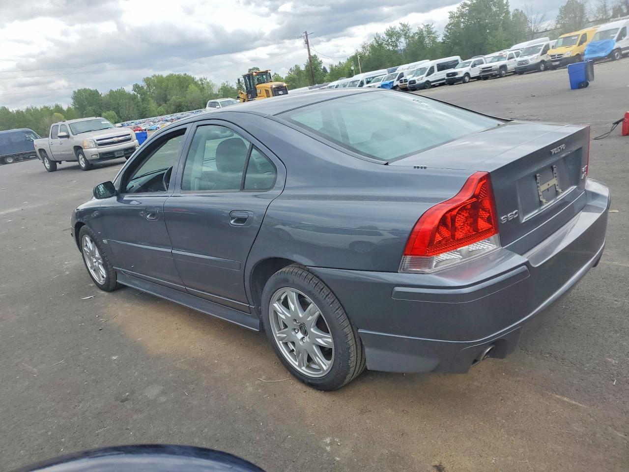 2006 Volvo S60 VIN YV1RH592462506326 photo 2
