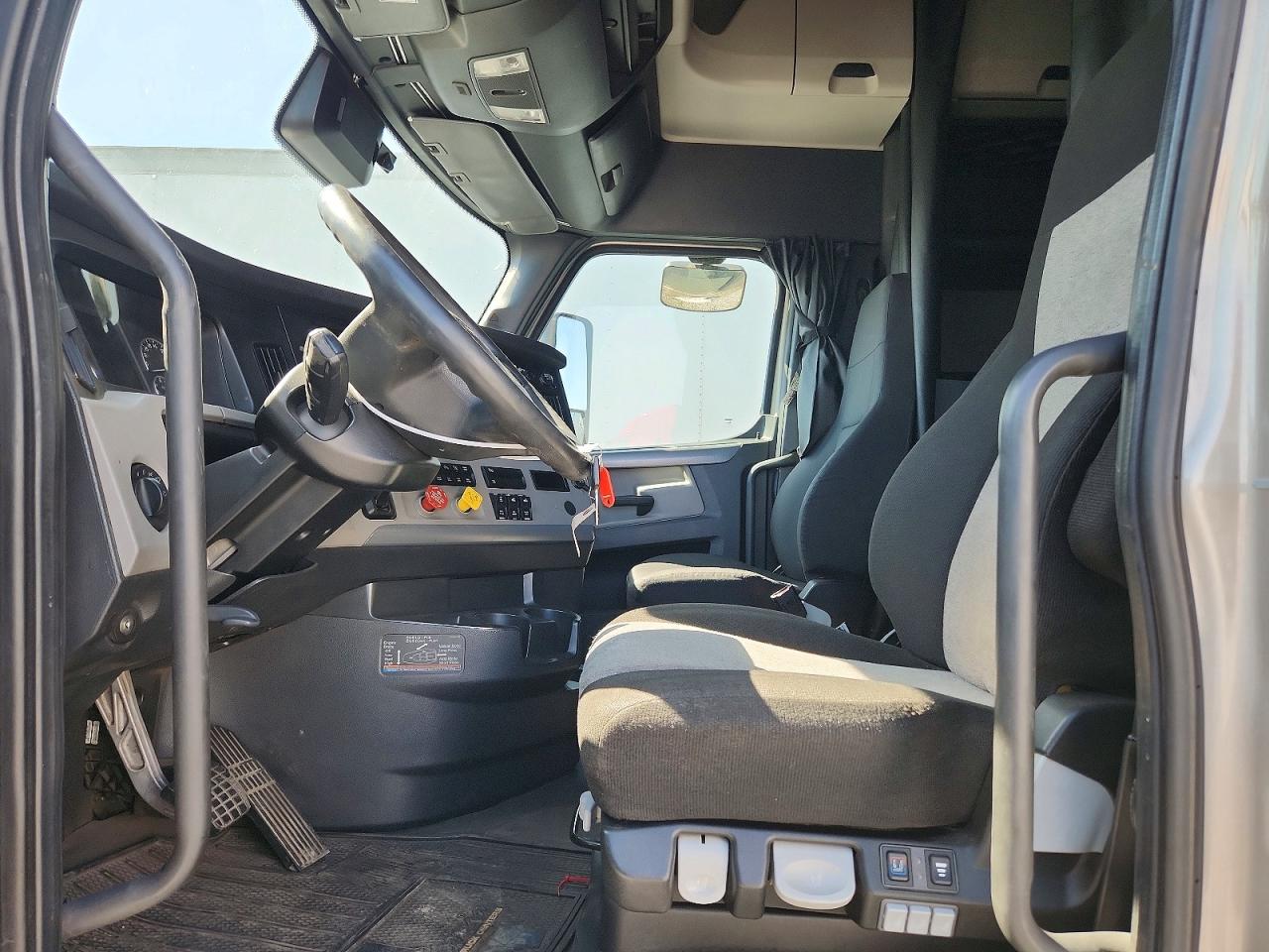 2022 FREIGHTLINER All other VIN 3AKJHHDR3NSNB1172 photo 5