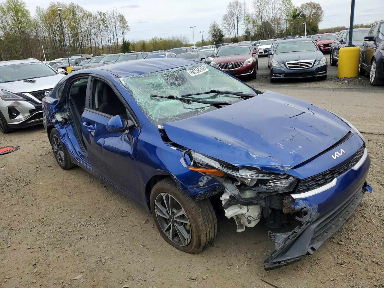 2023 Kia Forte lxs VIN 3KPF24AD5PE579680 photo 4