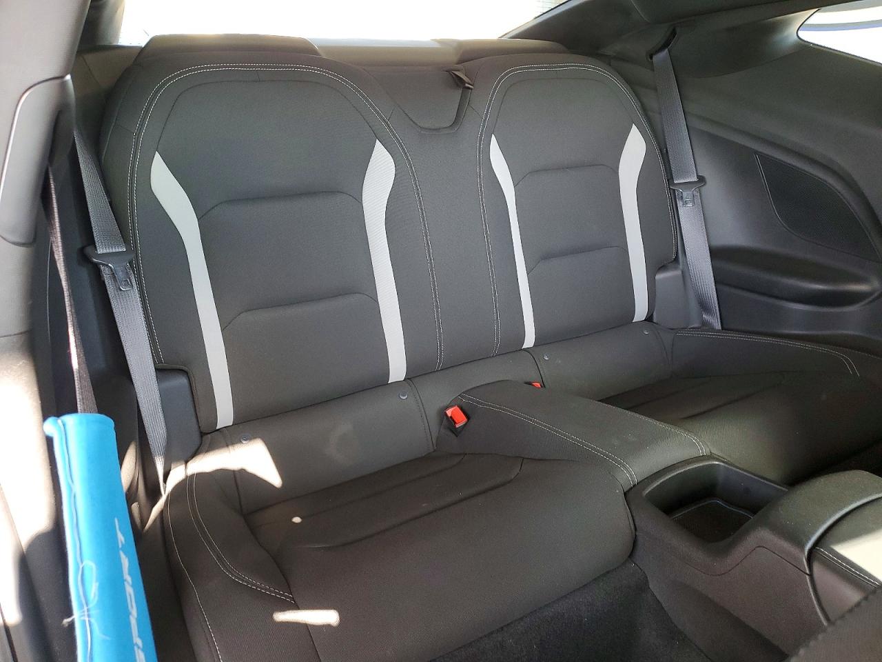2020 Chevrolet Camaro VIN 1G1FB1RS9L0121864 photo 10