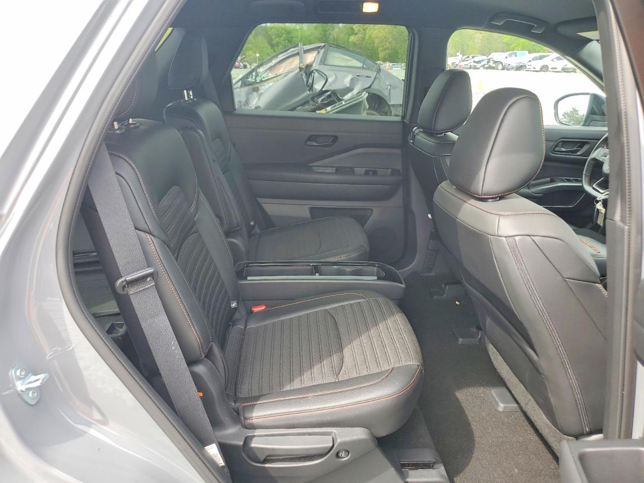 2024 Nissan Pathfinder VIN 5N1DR3BD6RC279518 photo 11