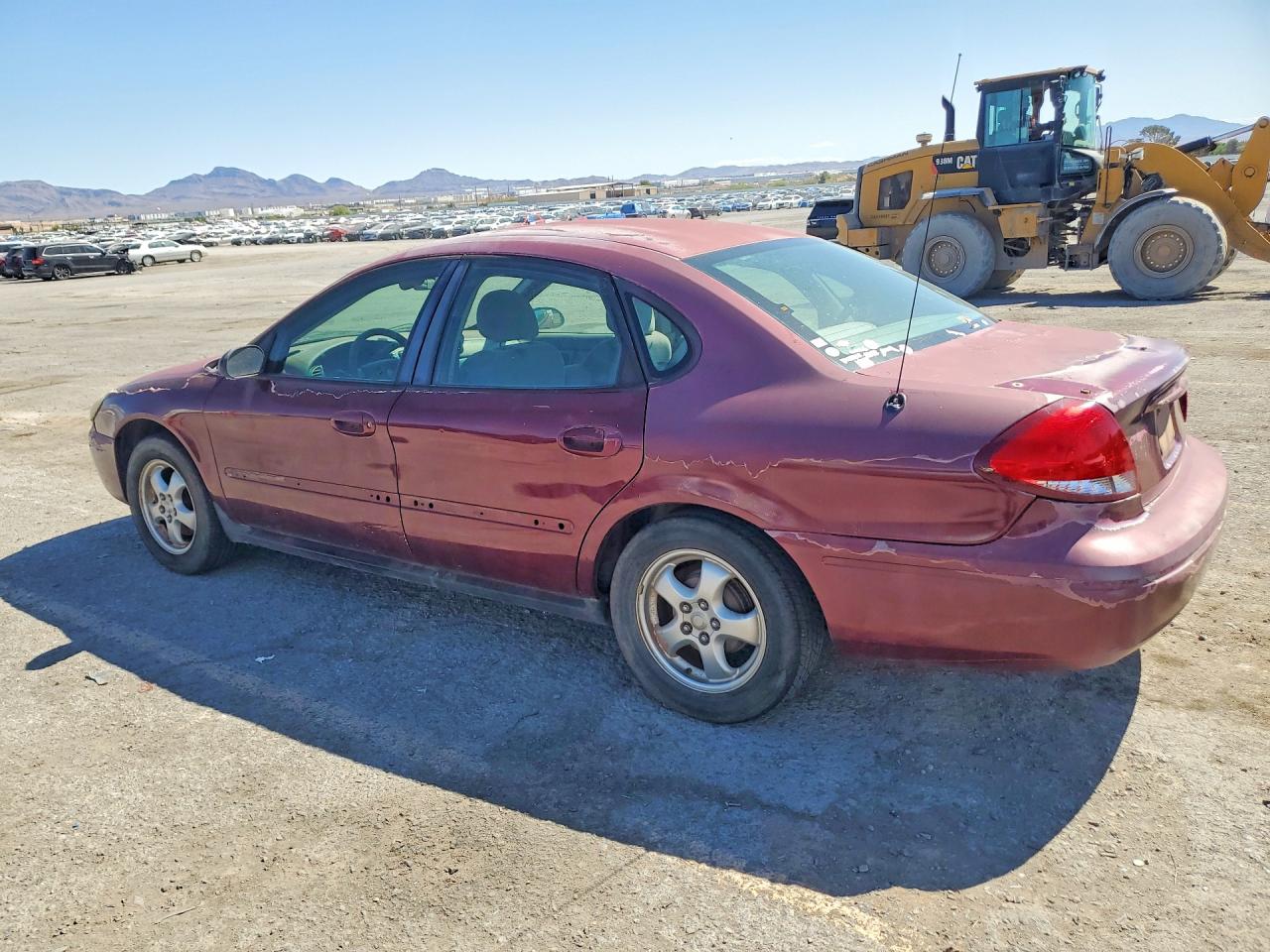 2005 Ford Taurus VIN 1FAFP53215A118484 photo 2