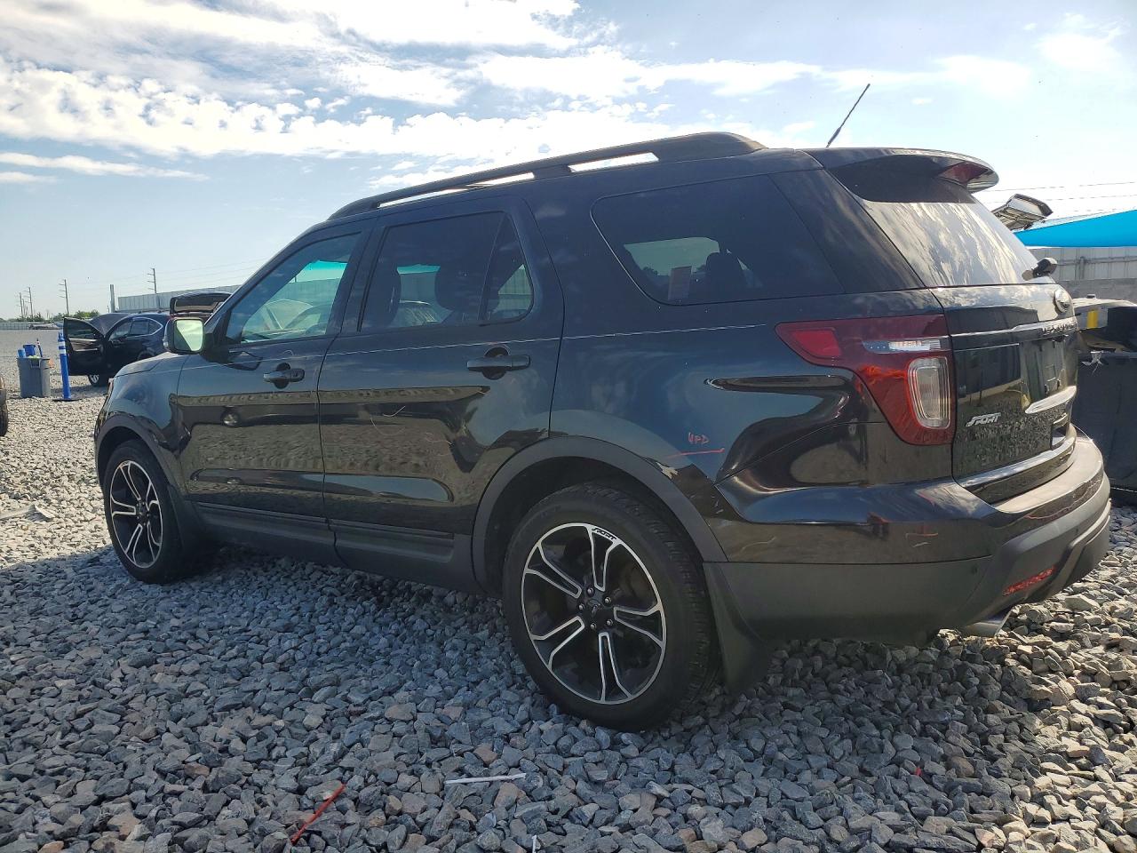 2015 Ford Explorer VIN 1FM5K8GT0FGB48806 photo 2