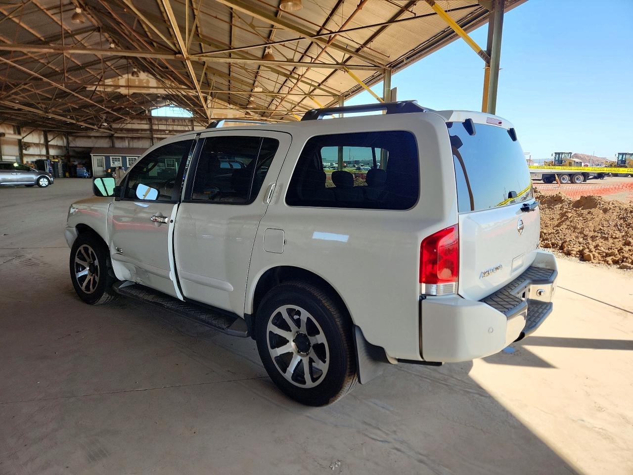 2005 Nissan Armada VIN 5N1AA08A45N730241 photo 2