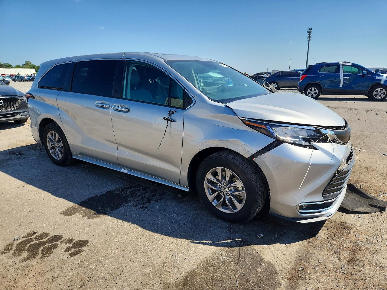 2022 Toyota Sienna VIN 5TDYRKEC1NS114813 photo 4