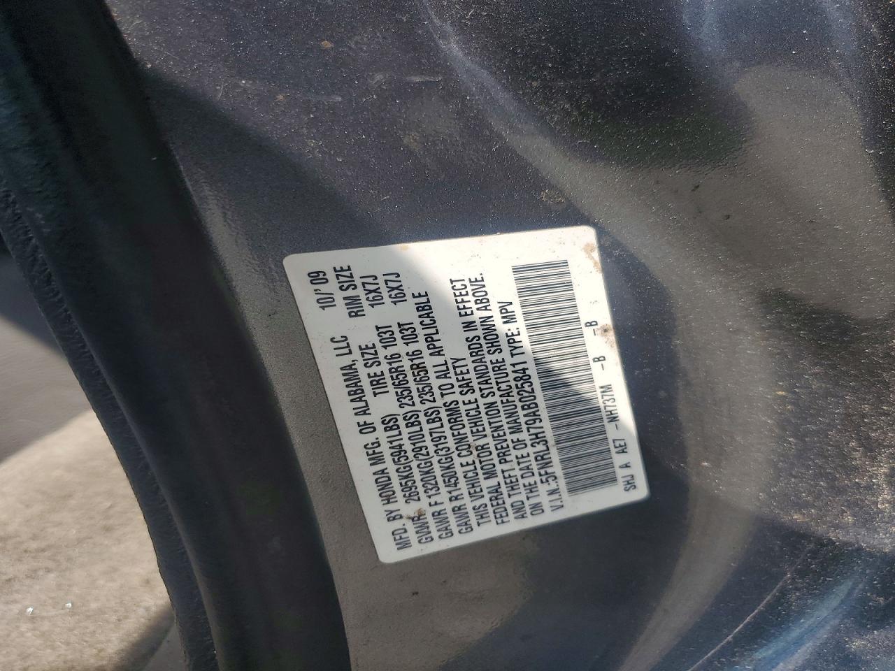 2010 Honda All models VIN 5FNRL3H79AB025841 photo 12