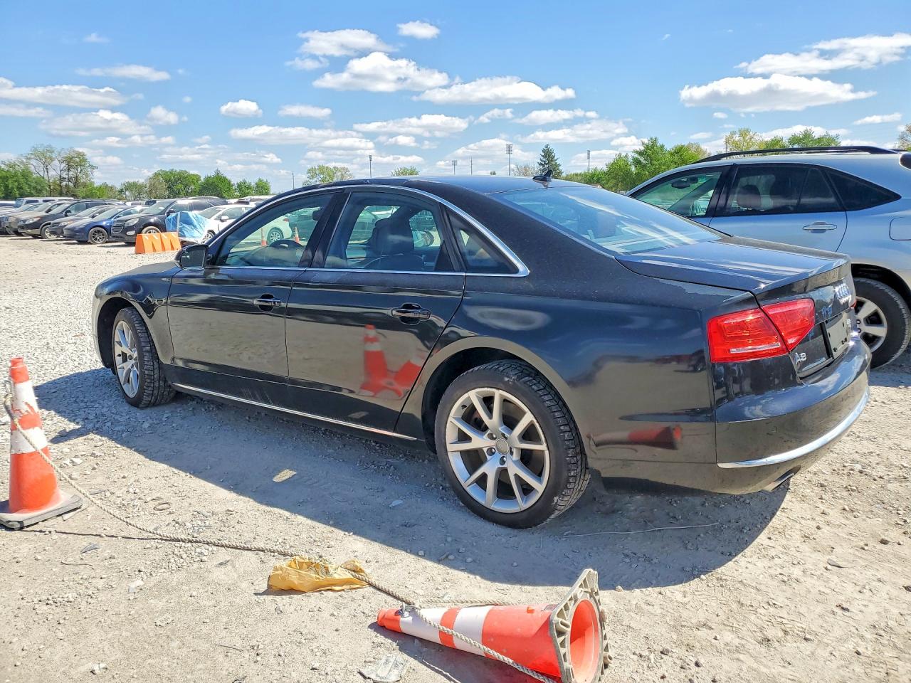 2011 Audi A8 VIN WAUAVAFD0BN001061 photo 2