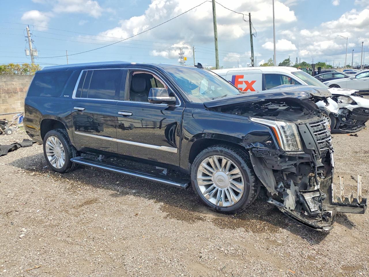 2018 Cadillac Escalade VIN 1GYS3KKJ4JR295693 photo 4