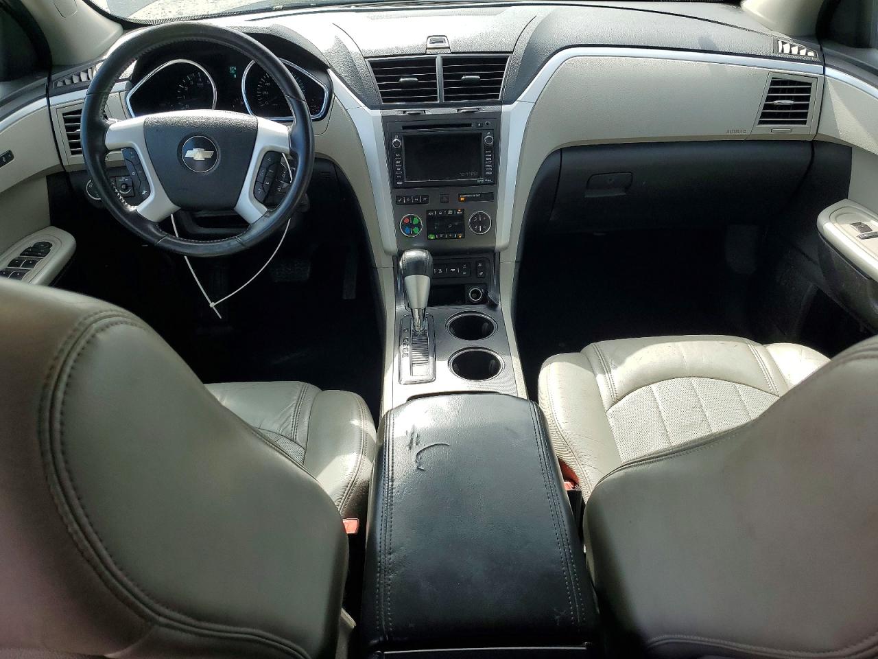 2010 Chevrolet Traverse VIN 1GNLVHED4AS134953 photo 8