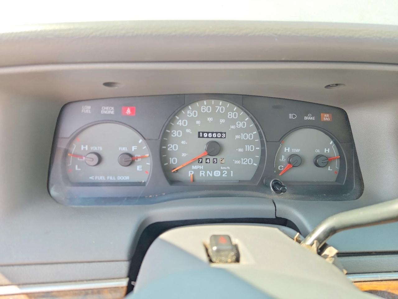 1998 Mercury Grmarquis VIN 2MEFM75W1WX641588 photo 9