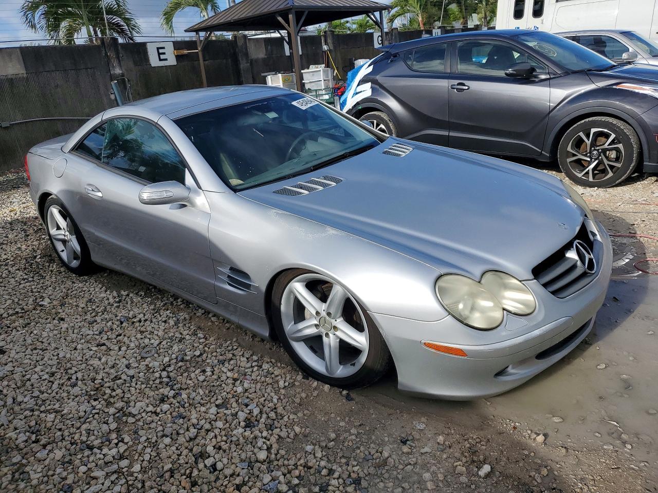 2004 Mercedes-Benz Sl-class VIN WDBSK75F44F084639 photo 4