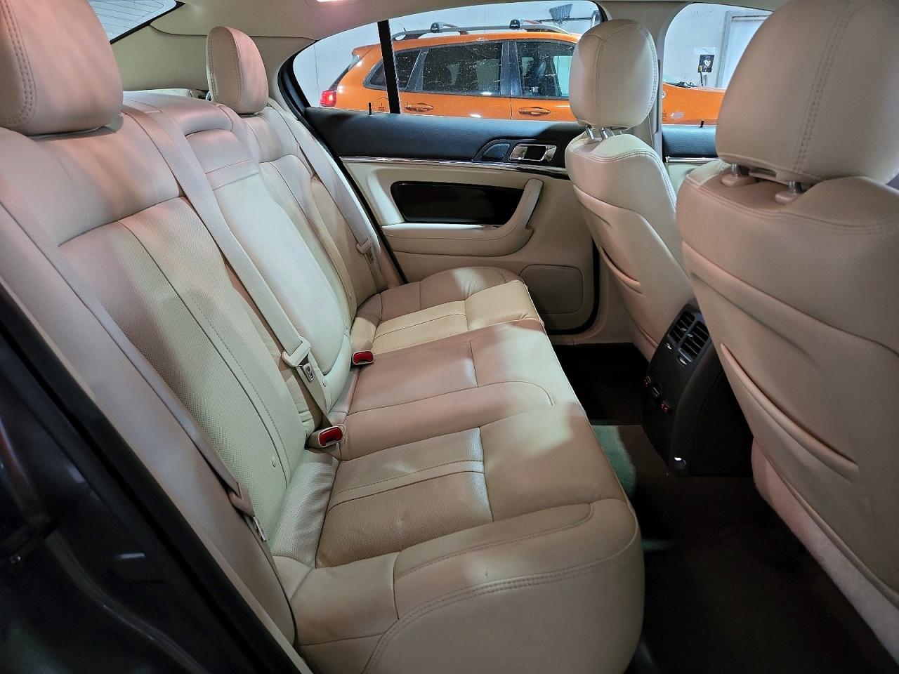 2016 Lincoln Mks VIN 1LNHL9FT2GG602377 photo 10
