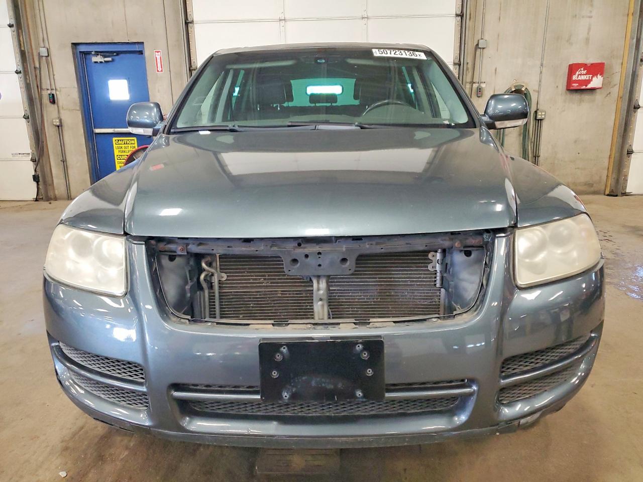 2006 Volkswagen Touareg VIN WVGZG77L96D038433 photo 5