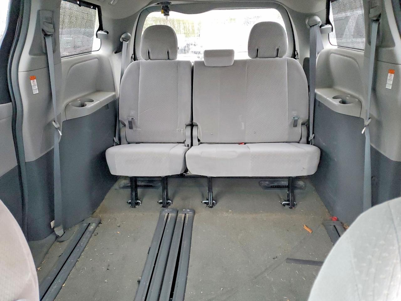 2017 TOYOTA Sienna VIN 5TDKZ3DC6HS782155 photo 10