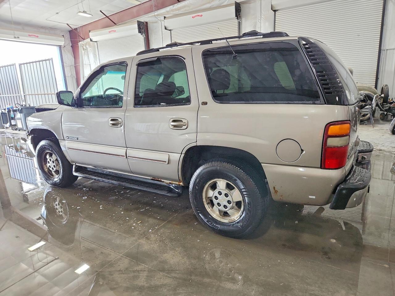 2001 Chevrolet Tahoe VIN 1GNEK13T21J142543 photo 2