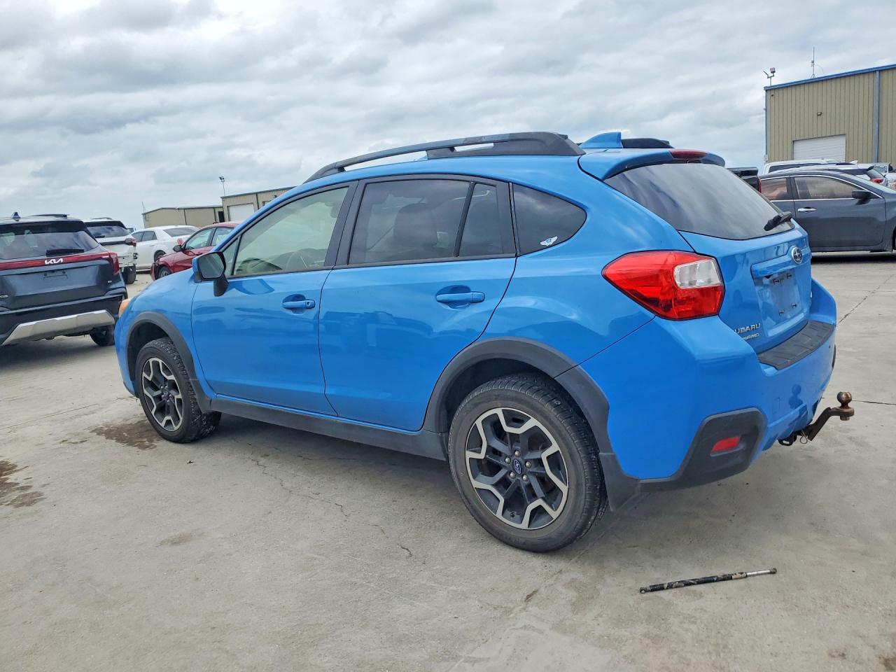 2016 Subaru Crosstrek VIN JF2GPADC1G8321885 photo 2